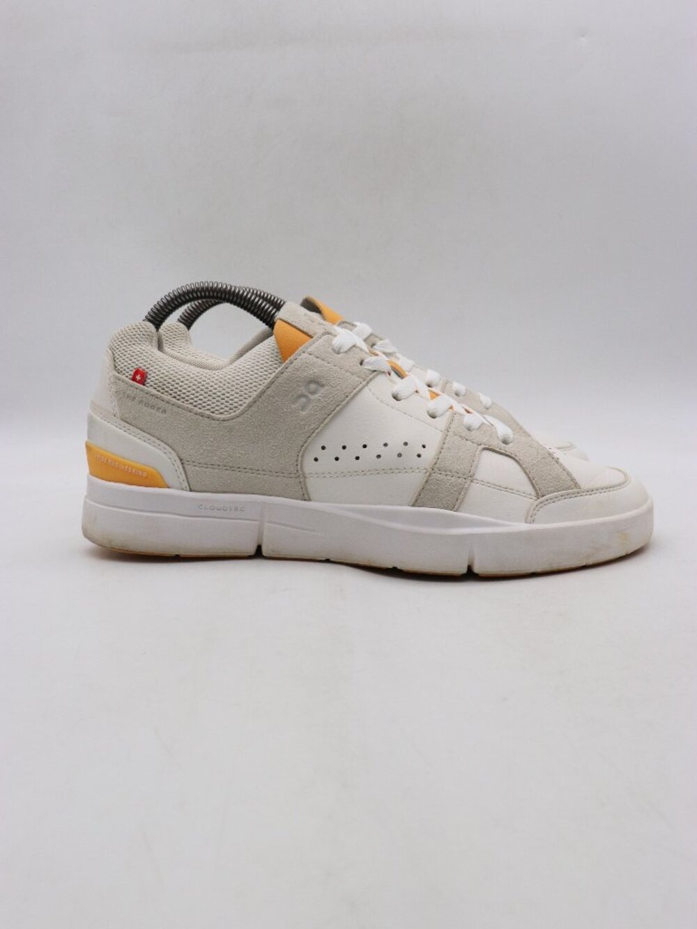 ON Cloud The Roger Clubhouse Women's Size 9.5 White Safron Sneaker Low Top